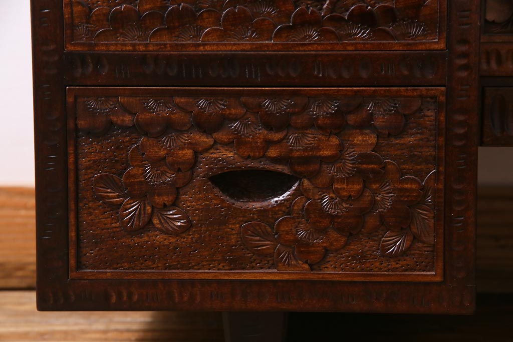 中古美品　伝統工芸軽井沢彫り　重厚感漂うドレッサー(化粧台、鏡台)
