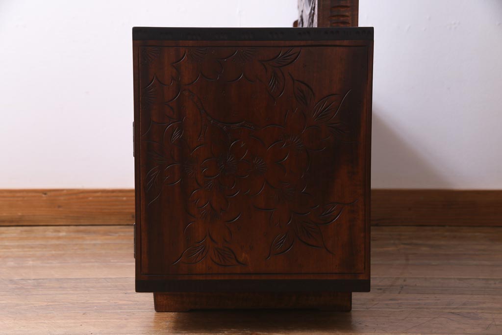 中古美品　伝統工芸軽井沢彫り　重厚感漂うドレッサー(化粧台、鏡台)