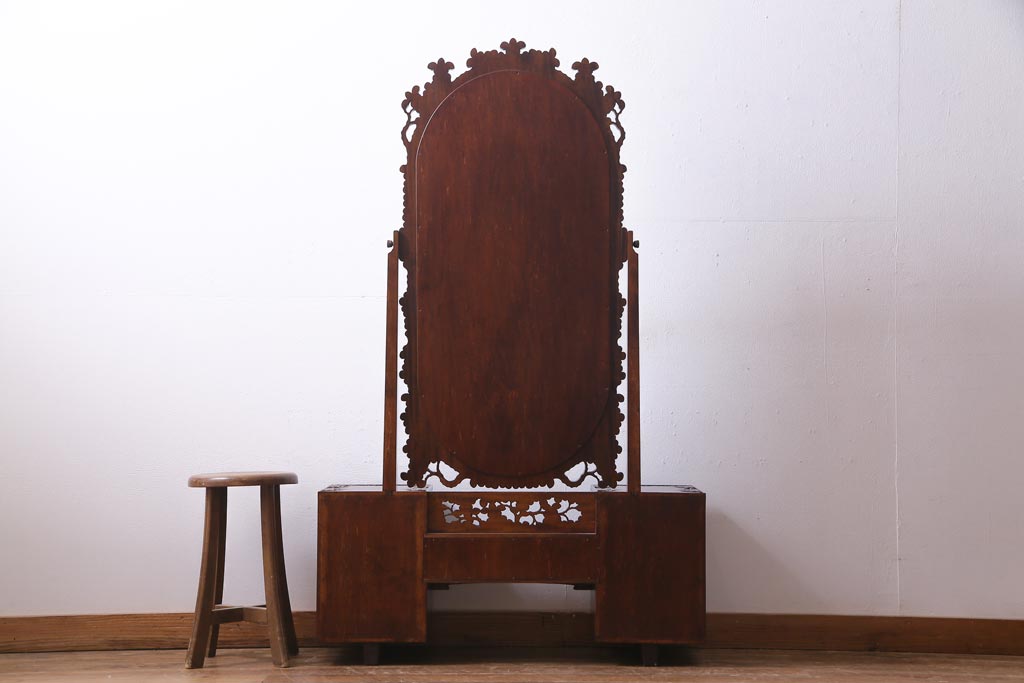 中古美品　伝統工芸軽井沢彫り　重厚感漂うドレッサー(化粧台、鏡台)