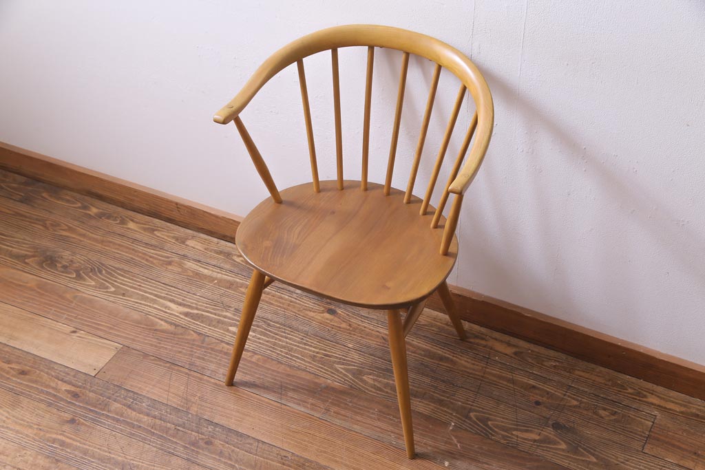 ヴィンテージ家具　イギリスビンテージ　ERCOL(アーコール)　座り心地のよいスタイリッシュなスモーカーズチェア(ダイニングチェア、アームチェア)