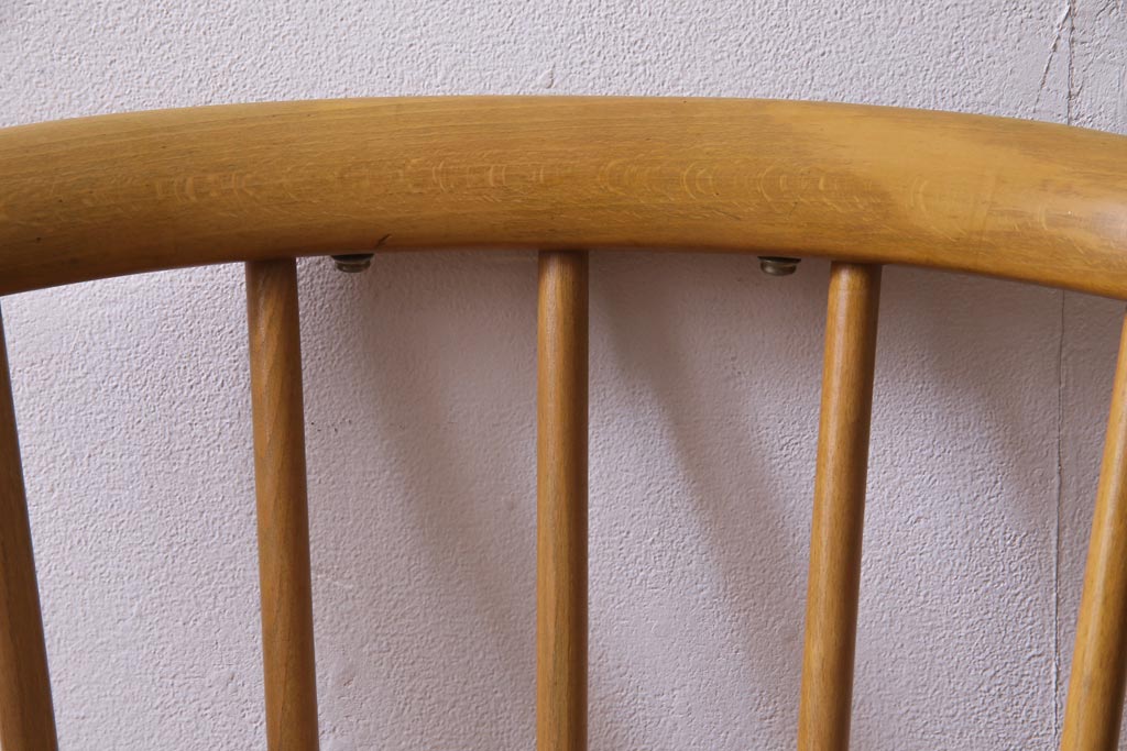 ヴィンテージ家具　イギリスビンテージ　ERCOL(アーコール)　座り心地のよいスタイリッシュなスモーカーズチェア(ダイニングチェア、アームチェア)