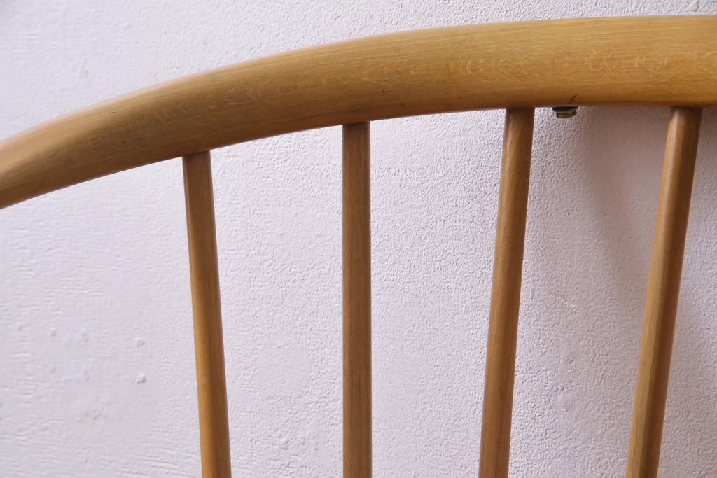 ヴィンテージ家具　イギリスビンテージ　ERCOL(アーコール)　座り心地のよいスタイリッシュなスモーカーズチェア(ダイニングチェア、アームチェア)