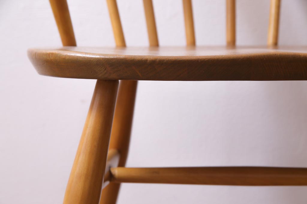 ヴィンテージ家具　イギリスビンテージ　ERCOL(アーコール)　座り心地のよいスタイリッシュなスモーカーズチェア(ダイニングチェア、アームチェア)