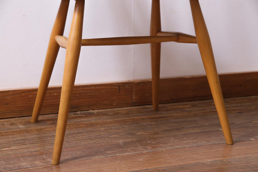 ヴィンテージ家具　イギリスビンテージ　ERCOL(アーコール)　座り心地のよいスタイリッシュなスモーカーズチェア(ダイニングチェア、アームチェア)