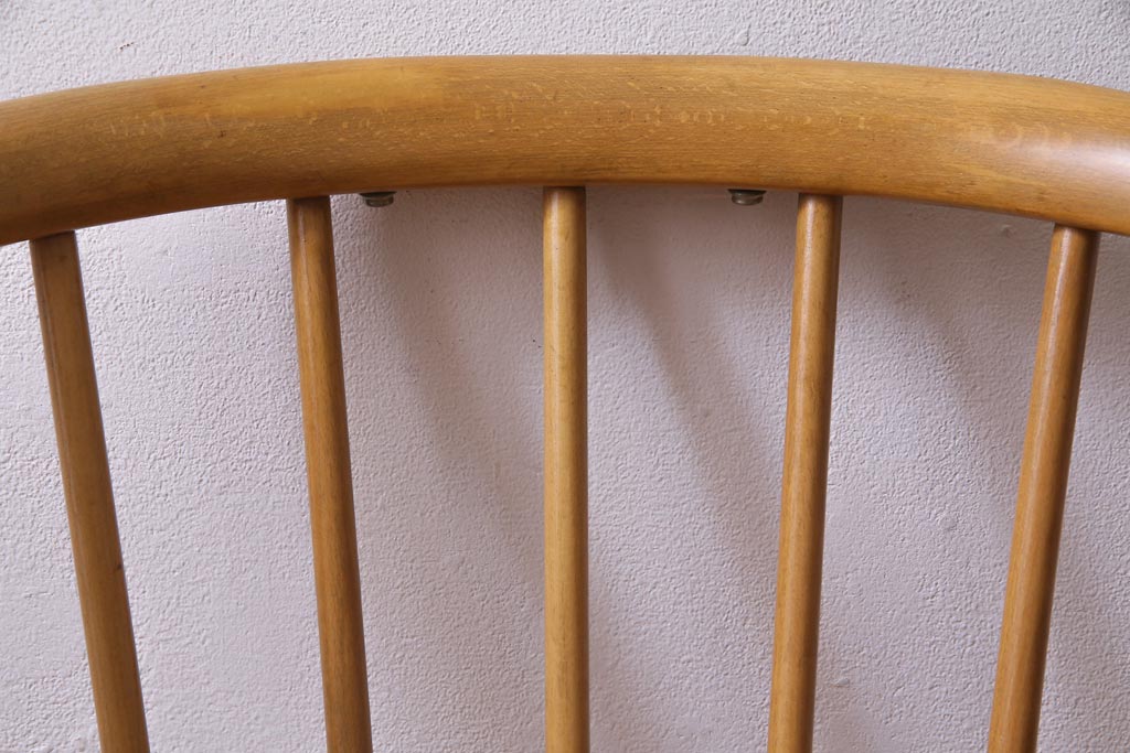 ヴィンテージ家具　イギリスビンテージ　ERCOL(アーコール)　座り心地のよいスタイリッシュなスモーカーズチェア(ダイニングチェア、アームチェア)(1)