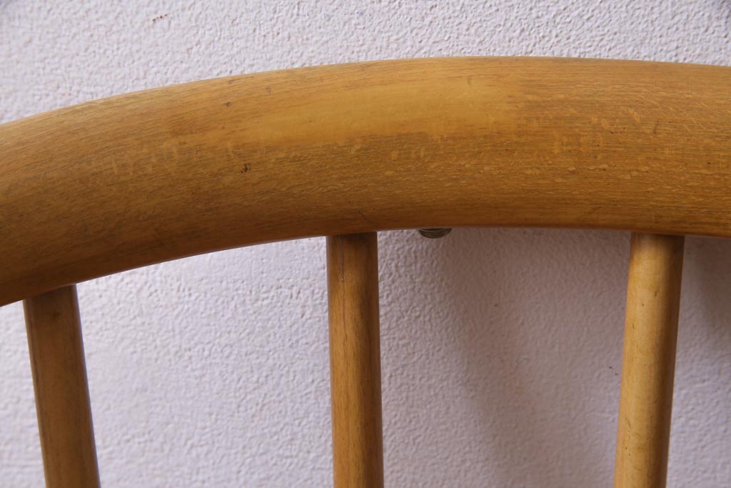 ヴィンテージ家具　イギリスビンテージ　ERCOL(アーコール)　座り心地のよいスタイリッシュなスモーカーズチェア(ダイニングチェア、アームチェア)(1)