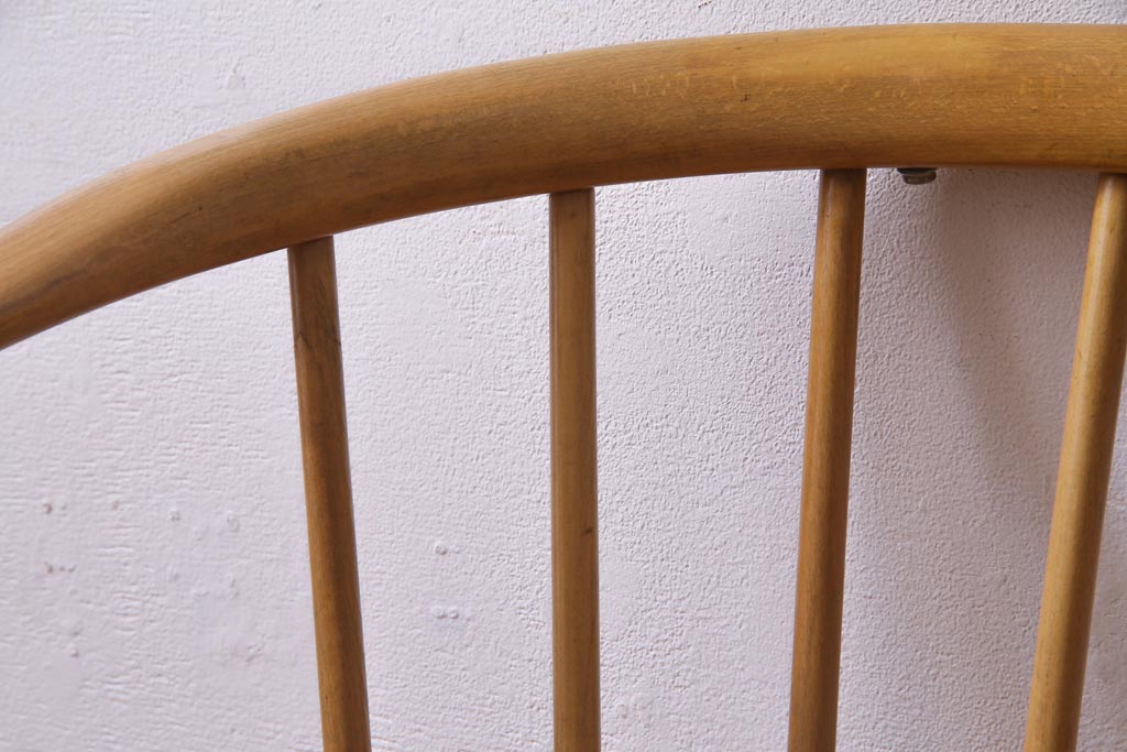 ヴィンテージ家具　イギリスビンテージ　ERCOL(アーコール)　座り心地のよいスタイリッシュなスモーカーズチェア(ダイニングチェア、アームチェア)(1)