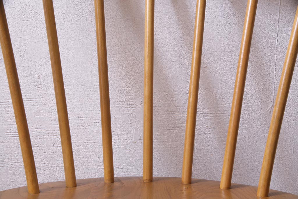 ヴィンテージ家具　イギリスビンテージ　ERCOL(アーコール)　座り心地のよいスタイリッシュなスモーカーズチェア(ダイニングチェア、アームチェア)(1)