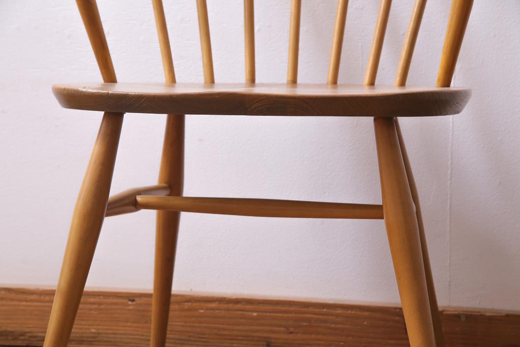 ヴィンテージ家具　イギリスビンテージ　ERCOL(アーコール)　座り心地のよいスタイリッシュなスモーカーズチェア(ダイニングチェア、アームチェア)(1)