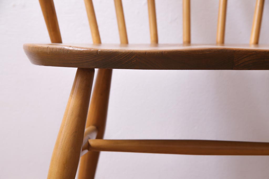 ヴィンテージ家具　イギリスビンテージ　ERCOL(アーコール)　座り心地のよいスタイリッシュなスモーカーズチェア(ダイニングチェア、アームチェア)(1)