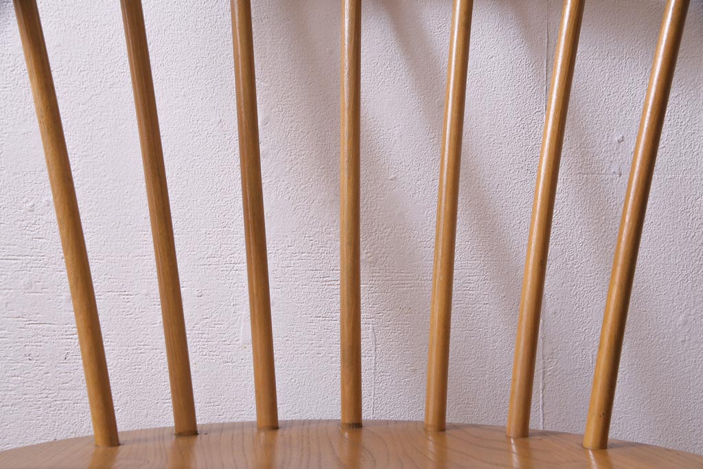 ヴィンテージ家具　イギリスビンテージ　ERCOL(アーコール)　座り心地のよいスタイリッシュなスモーカーズチェア(ダイニングチェア、アームチェア)(2)