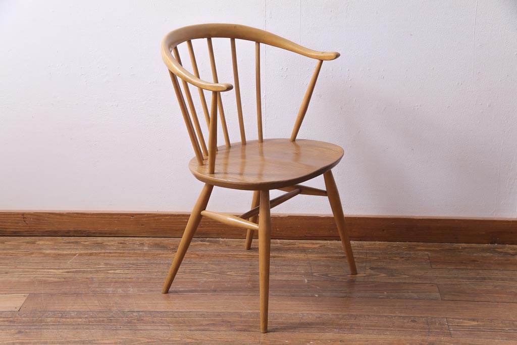 ヴィンテージ家具　イギリスビンテージ　ERCOL(アーコール)　洗練されたデザインが格好いいスモーカーズチェア(ダイニングチェア、アームチェア)