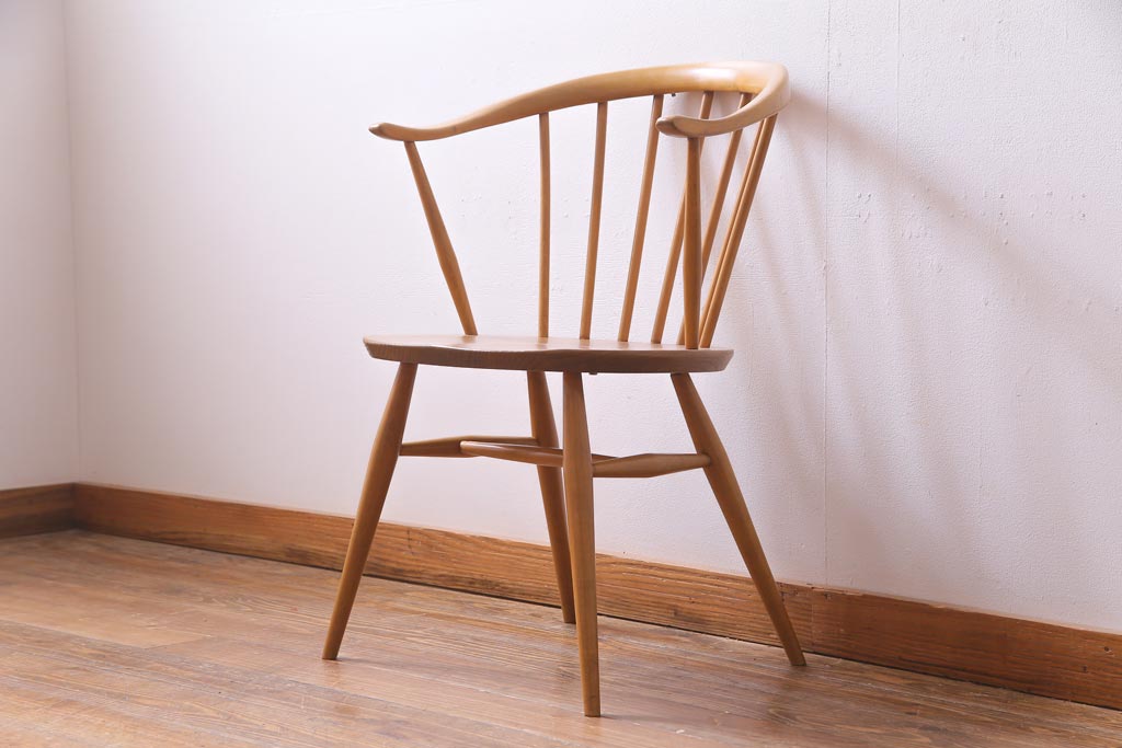 ヴィンテージ家具　イギリスビンテージ　ERCOL(アーコール)　洗練されたデザインが格好いいスモーカーズチェア(ダイニングチェア、アームチェア)