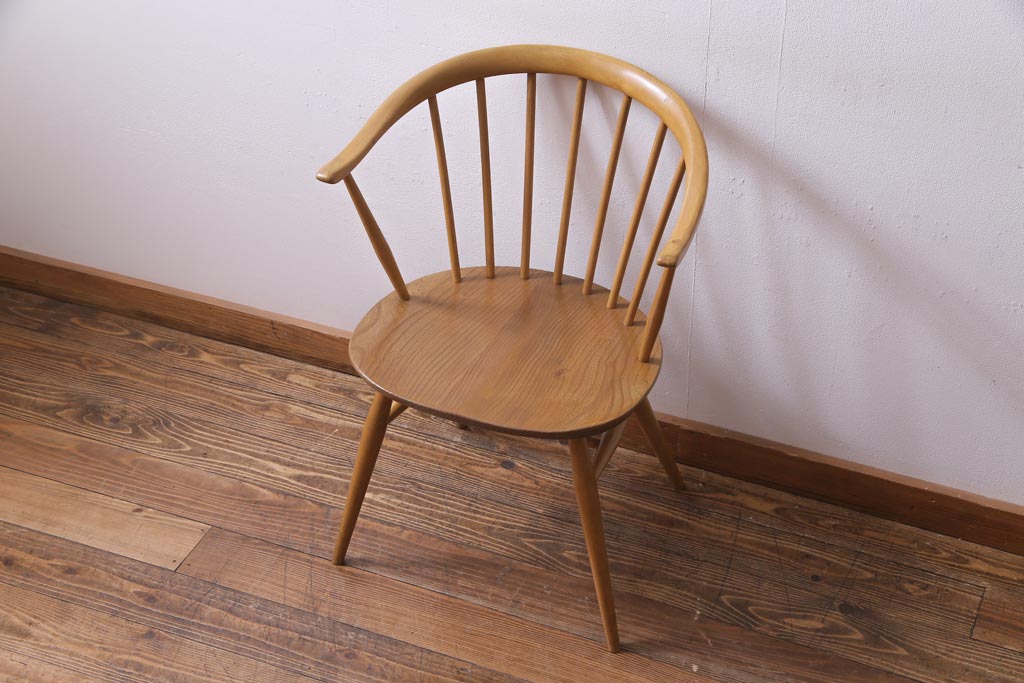 ヴィンテージ家具　イギリスビンテージ　ERCOL(アーコール)　洗練されたデザインが格好いいスモーカーズチェア(ダイニングチェア、アームチェア)