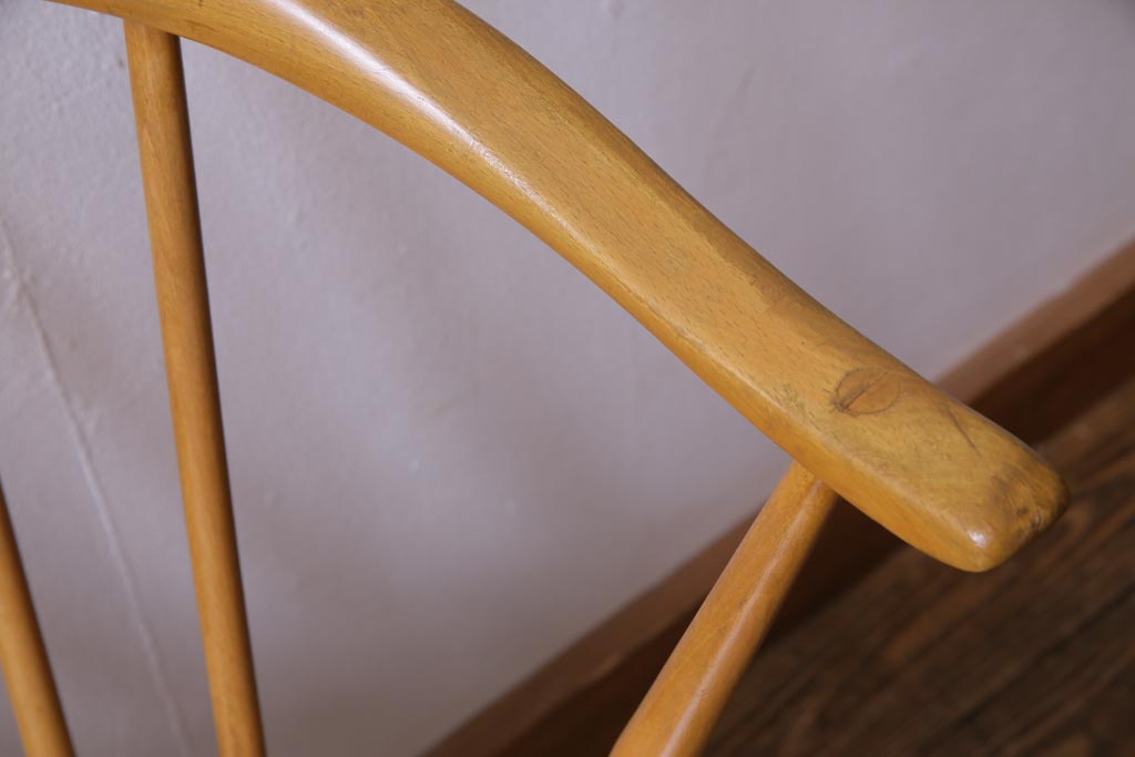 ヴィンテージ家具　イギリスビンテージ　ERCOL(アーコール)　洗練されたデザインが格好いいスモーカーズチェア(ダイニングチェア、アームチェア)