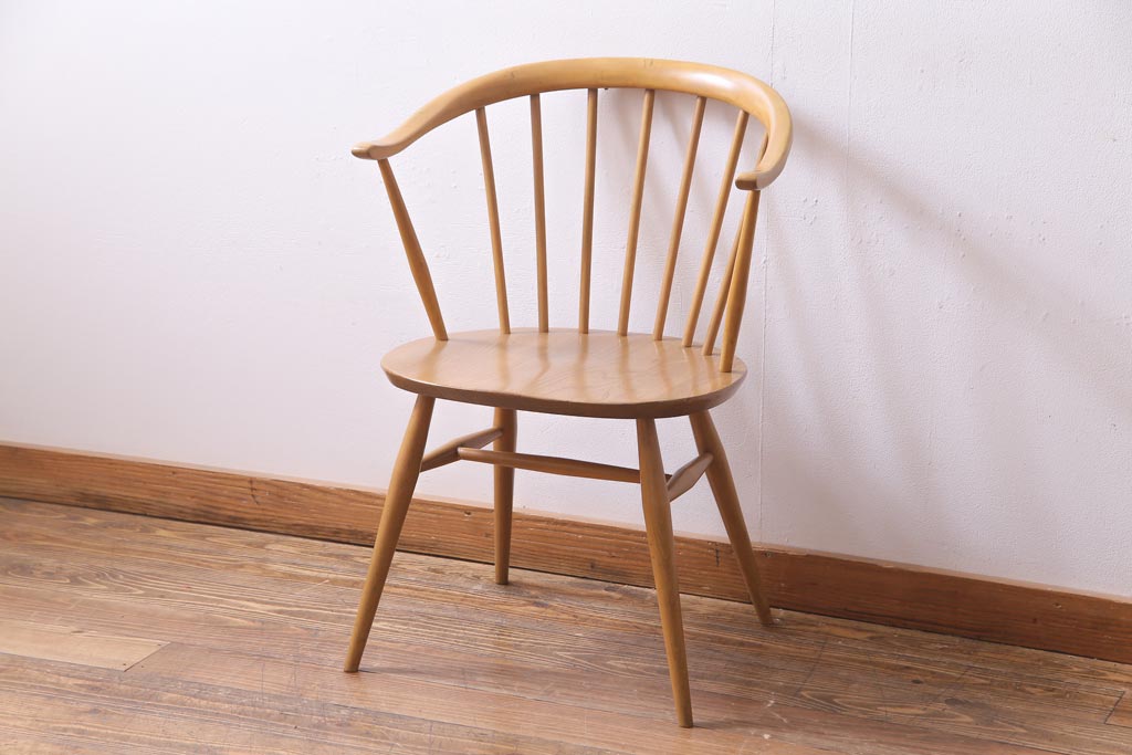 ヴィンテージ家具　イギリスビンテージ　ERCOL(アーコール)　洗練されたデザインが格好いいスモーカーズチェア(ダイニングチェア、アームチェア)(1)