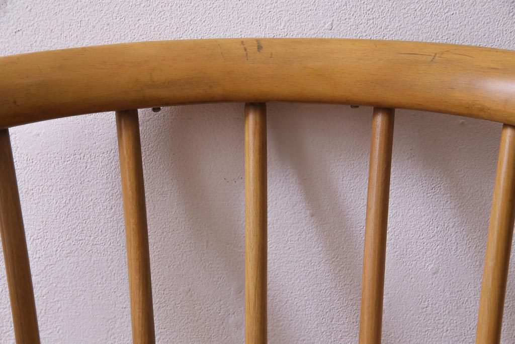 ヴィンテージ家具　イギリスビンテージ　ERCOL(アーコール)　洗練されたデザインが格好いいスモーカーズチェア(ダイニングチェア、アームチェア)(1)