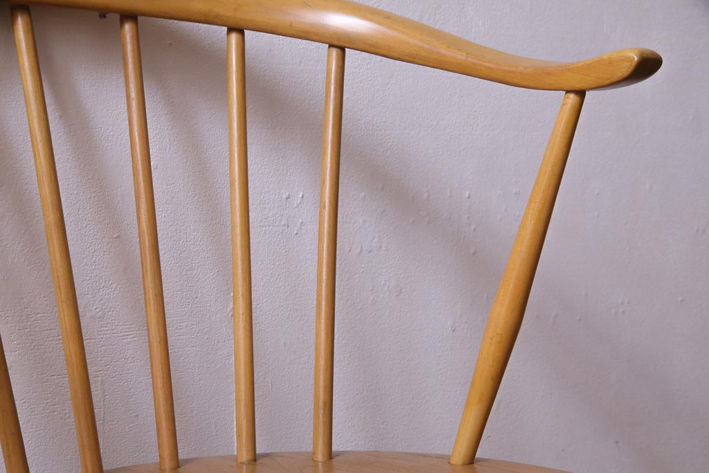 ヴィンテージ家具　イギリスビンテージ　ERCOL(アーコール)　洗練されたデザインが格好いいスモーカーズチェア(ダイニングチェア、アームチェア)(1)