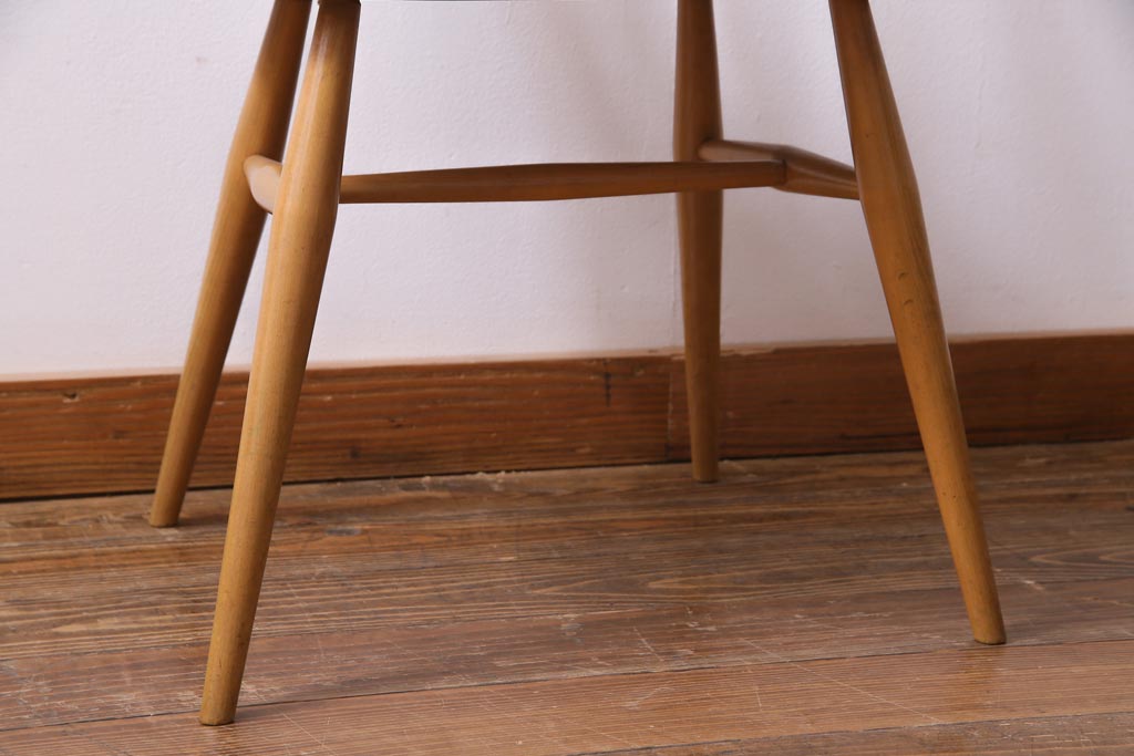 ヴィンテージ家具　イギリスビンテージ　ERCOL(アーコール)　洗練されたデザインが格好いいスモーカーズチェア(ダイニングチェア、アームチェア)(1)