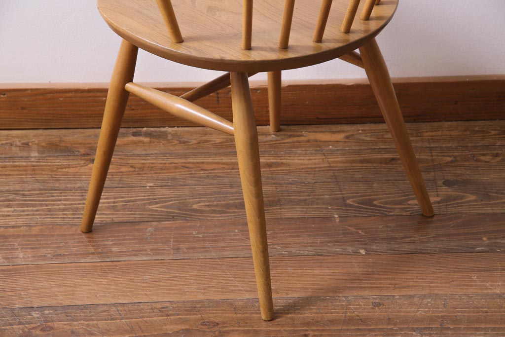 ヴィンテージ家具　イギリスビンテージ　ERCOL(アーコール)　洗練されたデザインが格好いいスモーカーズチェア(ダイニングチェア、アームチェア)(1)