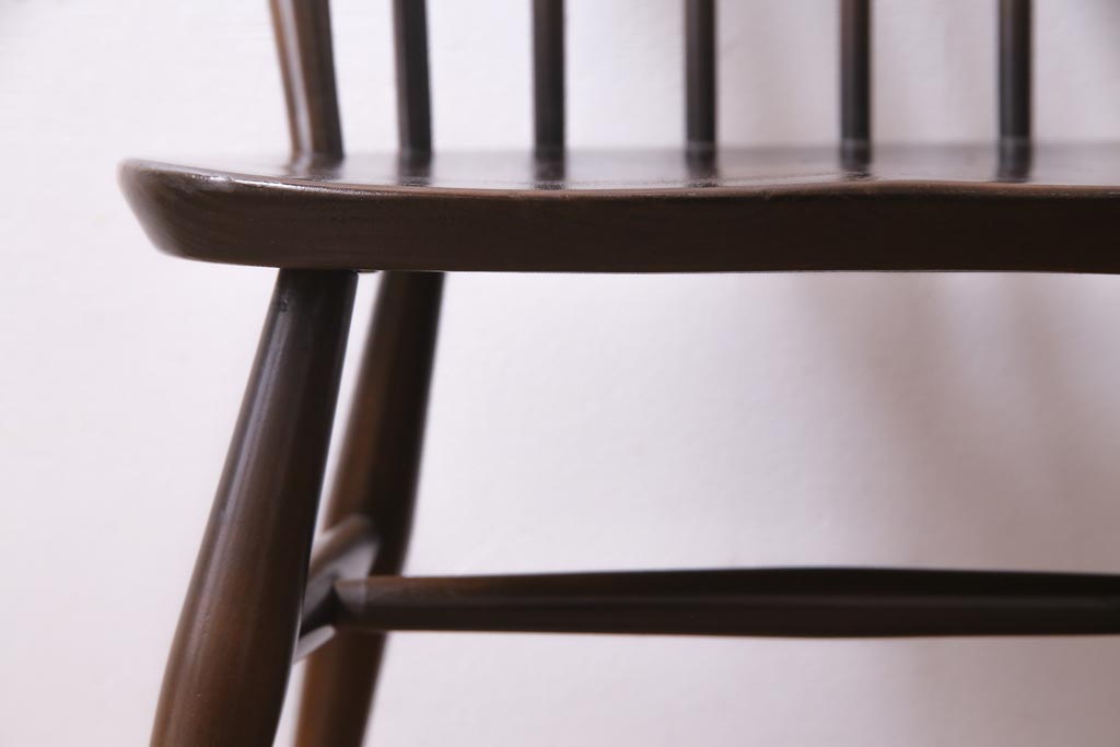 ヴィンテージ家具　イギリスビンテージ　ERCOL(アーコール)　落ちついた色味のウィンザーチェア(ワークチェア、椅子、ウインザーチェア)(2)