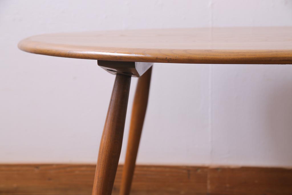 ヴィンテージ家具　イギリスビンテージ　ERCOL(アーコール)　明るい色味のコーヒーテーブル(ラウンドテーブル)