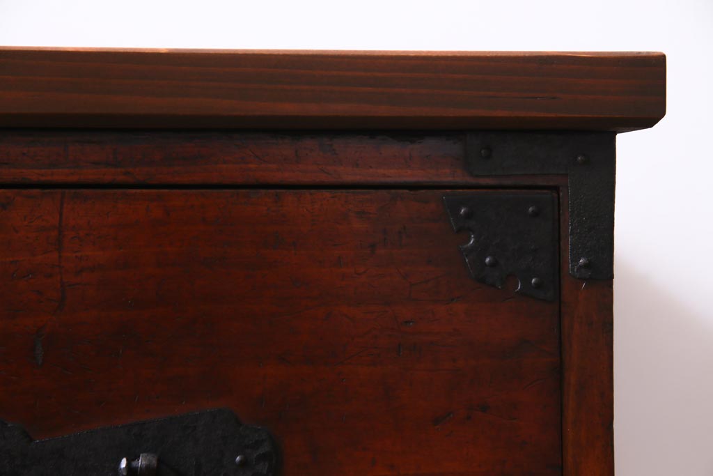 アンティーク家具　和製アンティーク　鉄脚付リメイク　ヒノキ材　味わい深い箪笥リビングボード(アンティークチェスト、和タンス、ローボード)