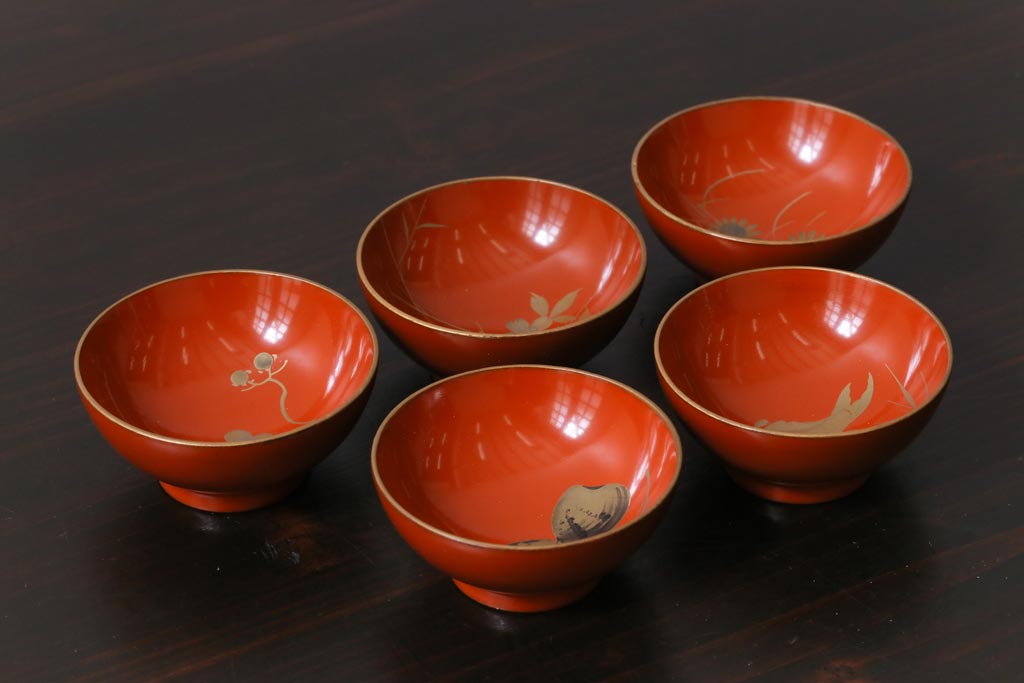 和製アンティーク　箱付き　木製　蒔絵　図変わり盃5つセット(漆器)