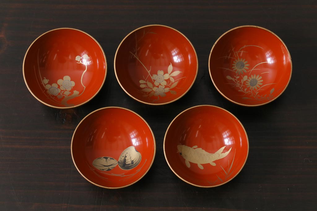 和製アンティーク　箱付き　木製　蒔絵　図変わり盃5つセット(漆器)