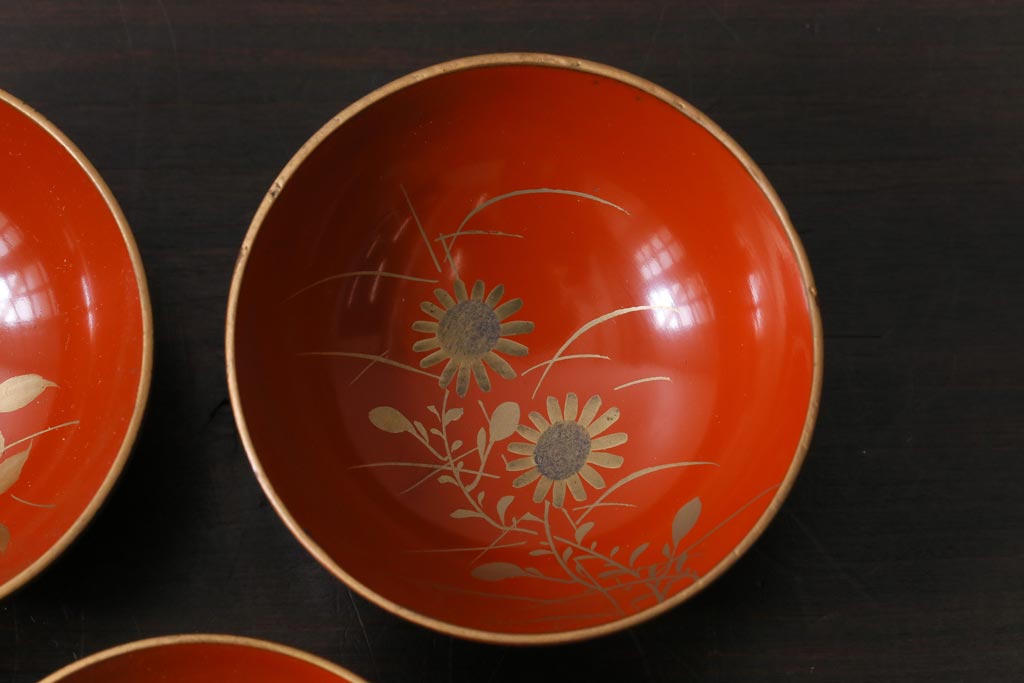 和製アンティーク　箱付き　木製　蒔絵　図変わり盃5つセット(漆器)