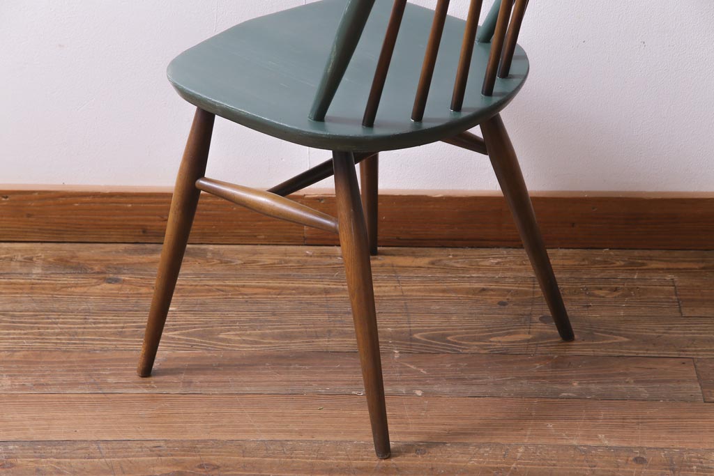 ペイント家具　ERCOL(アーコール)　アースカラーが優しげな雰囲気醸し出すウィンザーダイニングチェア(椅子)