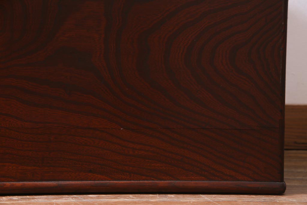アンティーク雑貨　和製アンティーク　ケヤキ材　猫板付き　漆塗りが上質な和の空間を演出する長火鉢(木製火鉢)