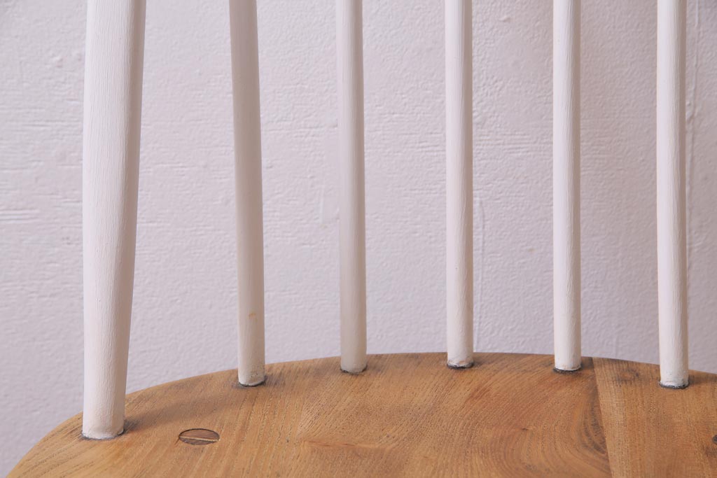 ヴィンテージ家具　ビンテージ　ERCOL(アーコール)　ツートンカラーがおしゃれなナチュラルペイントのクエーカーチェア(椅子)(3)