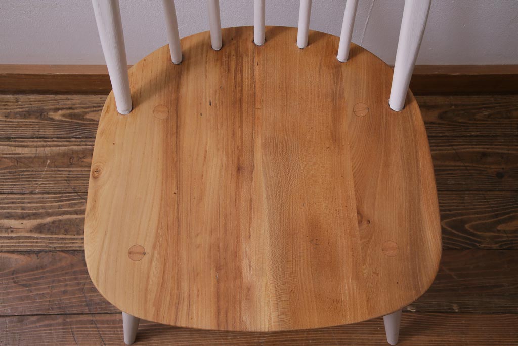 ヴィンテージ家具　ビンテージ　ERCOL(アーコール)　バイカラーがおしゃれなペイントクエーカーチェア(椅子)(1)