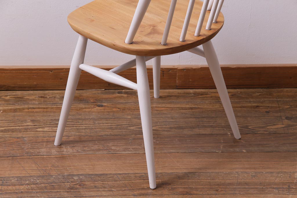 ヴィンテージ家具　ビンテージ　ERCOL(アーコール)　バイカラーがおしゃれなペイントクエーカーチェア(椅子)(2)