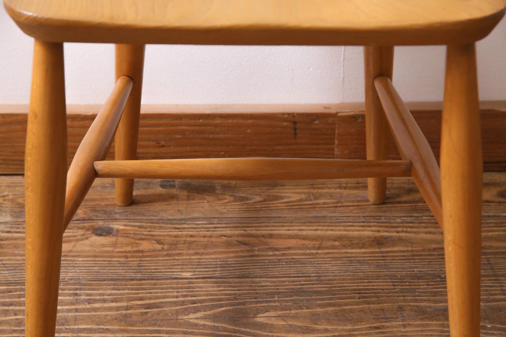 ヴィンテージ家具　イギリスビンテージ　ERCOL(アーコール)　明るい木色があたたかなウィンザーチェア(ワークチェア、椅子、ウインザーチェア)