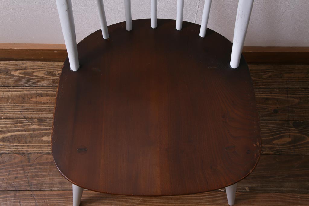 ヴィンテージ家具　ビンテージ　ERCOL(アーコール)　コントラストが目を引くペイントクエーカーチェア(椅子)(1)