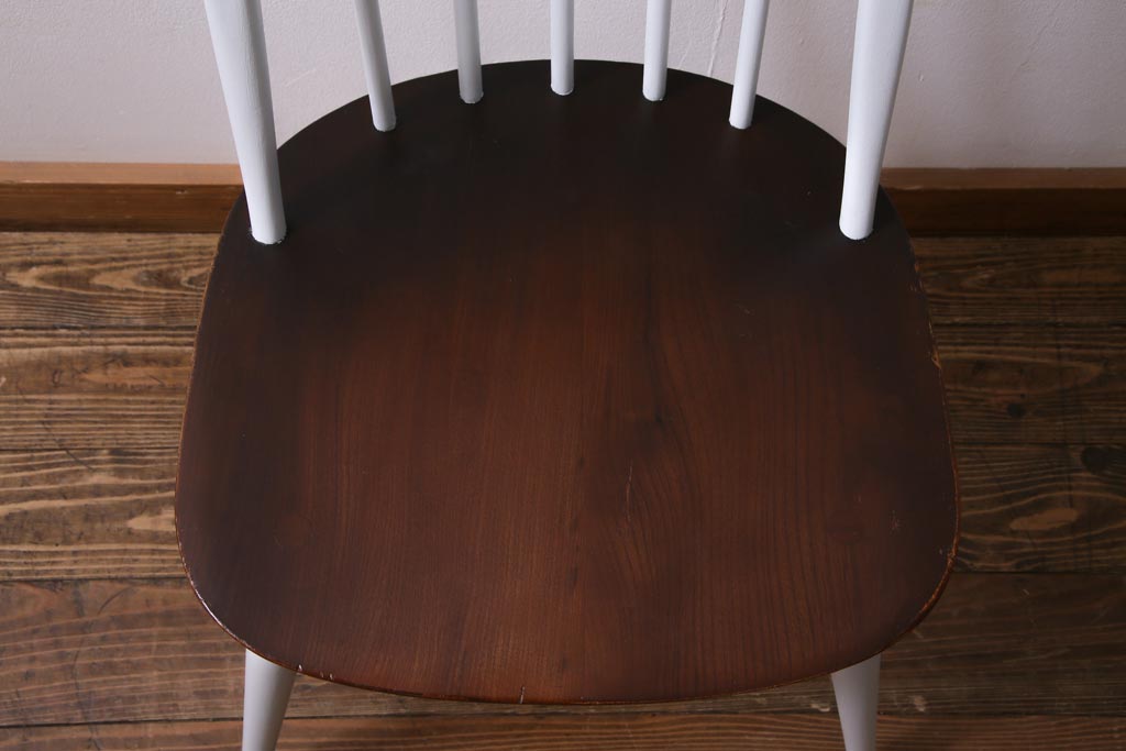ヴィンテージ家具　ビンテージ　ERCOL(アーコール)　コントラストが目を引くペイントクエーカーチェア(椅子)(2)