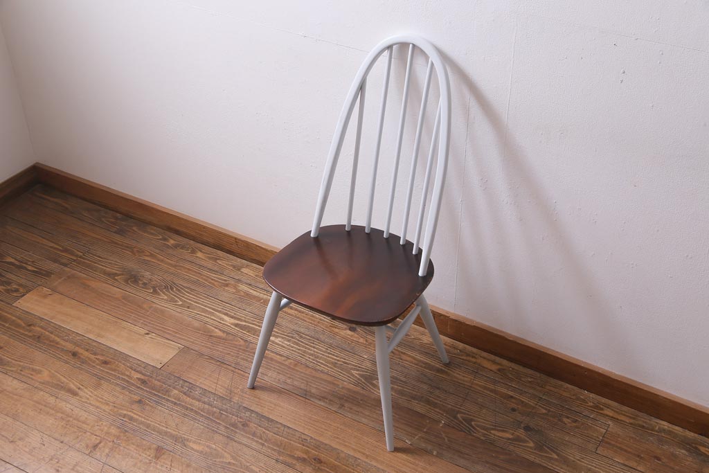 ヴィンテージ家具　ビンテージ　ERCOL(アーコール)　コントラストが目を引くペイントクエーカーチェア(椅子)(3)