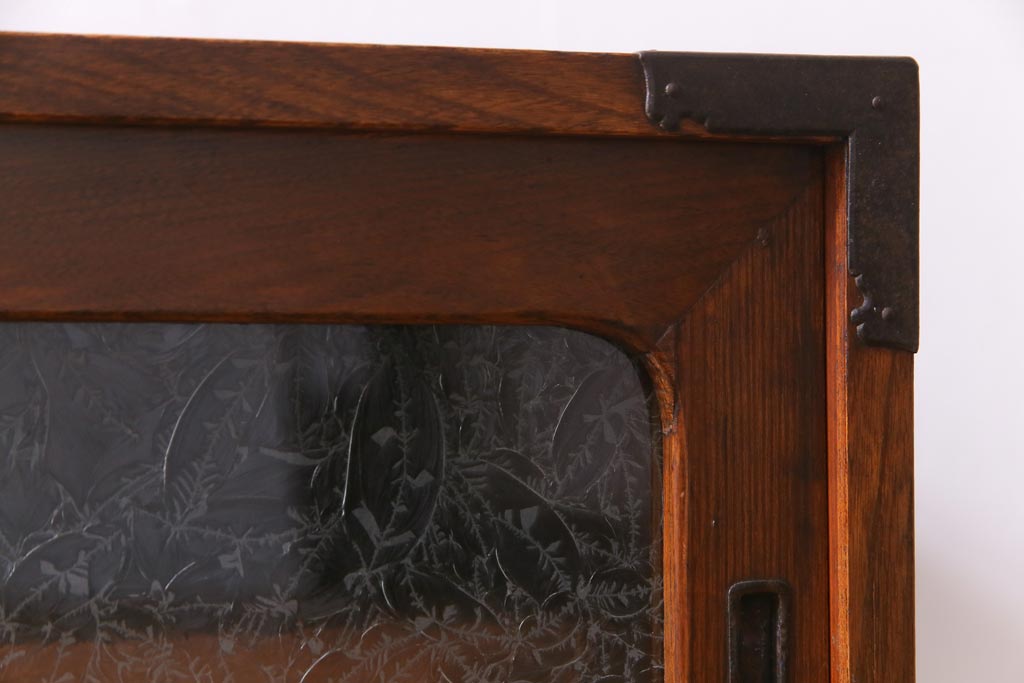 アンティーク家具　和製アンティーク　鉄脚　前面ケヤキ材　二本松箪笥をリメイクしたテレビ台(ローボード)