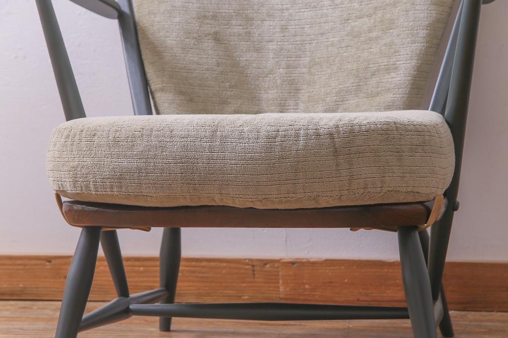 ペイント家具　ERCOL(アーコール)　シスルバック　クッション付き　ラウンジチェア(イージーチェア、椅子、アームチェア)