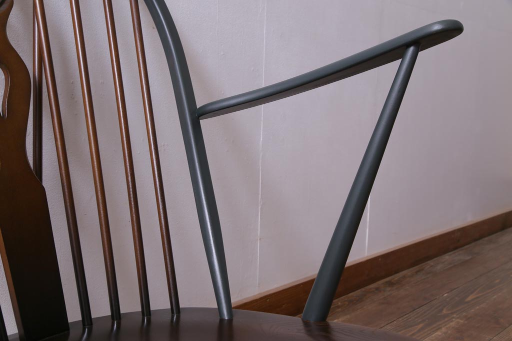 ペイント家具　ERCOL(アーコール)　シスルバック　クッション付き　ラウンジチェア(イージーチェア、椅子、アームチェア)