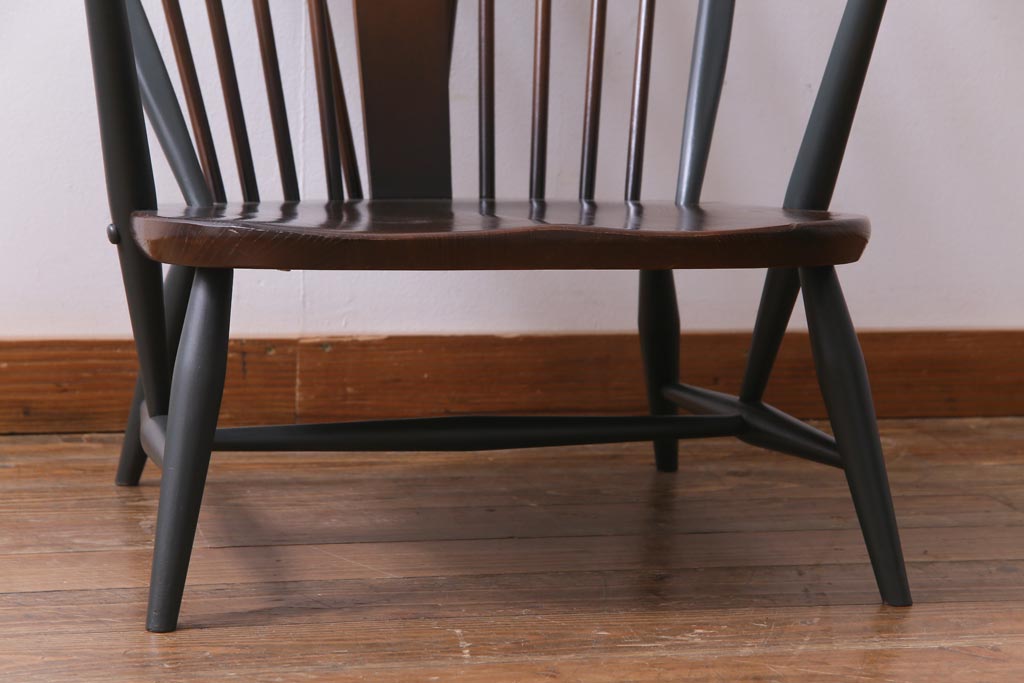 ペイント家具　ERCOL(アーコール)　シスルバック　クッション付き　ラウンジチェア(イージーチェア、椅子、アームチェア)