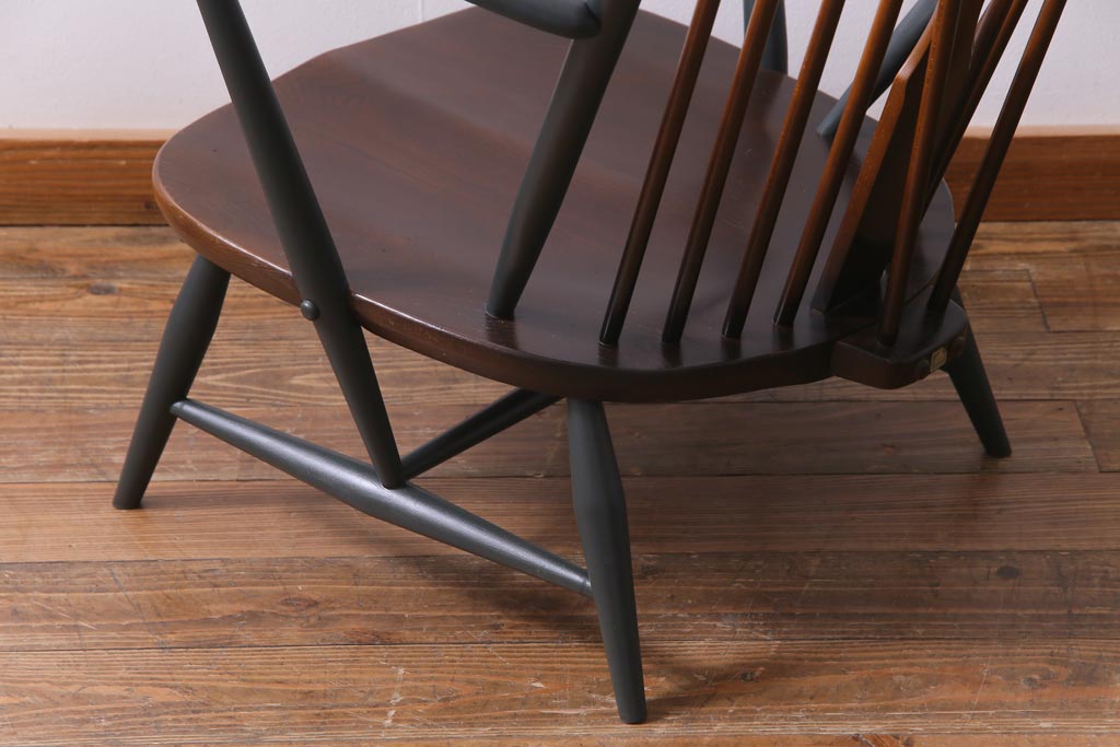 ペイント家具　ERCOL(アーコール)　シスルバック　クッション付き　ラウンジチェア(イージーチェア、椅子、アームチェア)