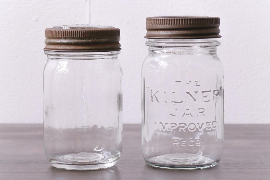 アンティーク雑貨　イギリスアンティーク　KILNER JAR(キルナー・ジャー)　レトロな風合いがお洒落なガラス瓶2個セット
