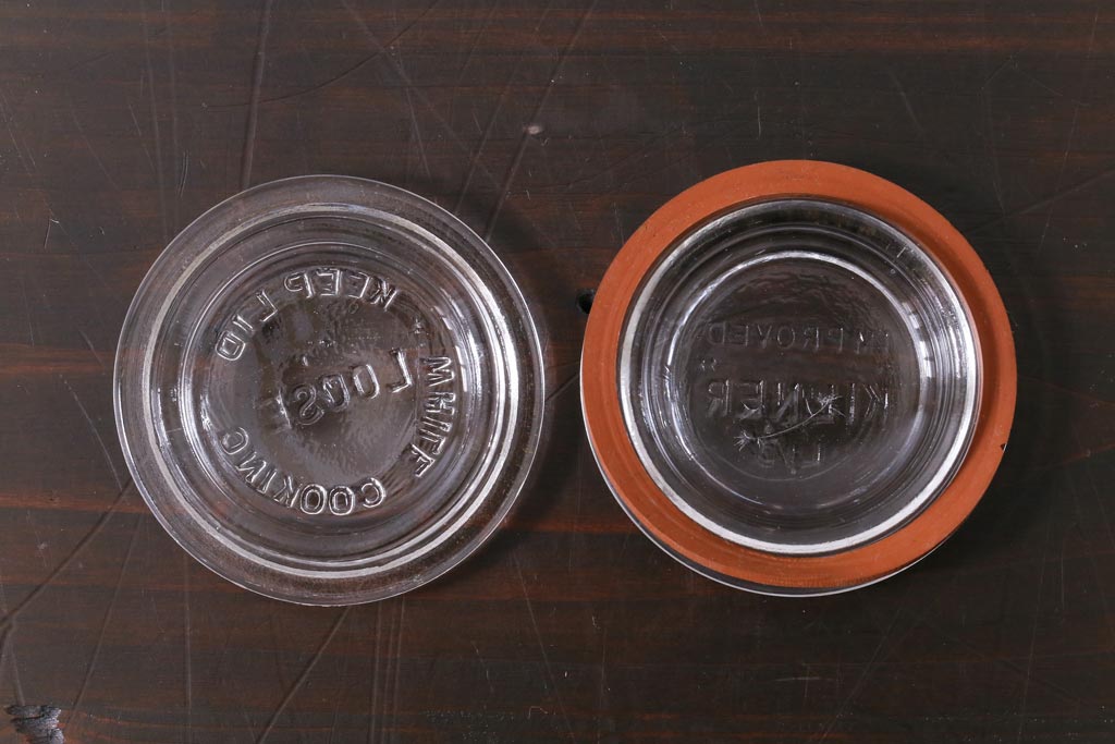アンティーク雑貨　イギリスアンティーク　KILNER JAR(キルナー・ジャー)　レトロな風合いがお洒落なガラス瓶2個セット