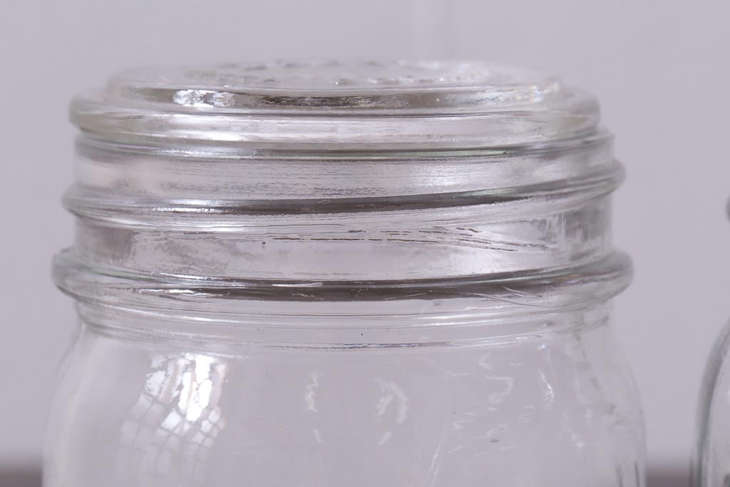 アンティーク雑貨　イギリスアンティーク　KILNER JAR(キルナー・ジャー)　レトロな風合いがお洒落なガラス瓶2個セット