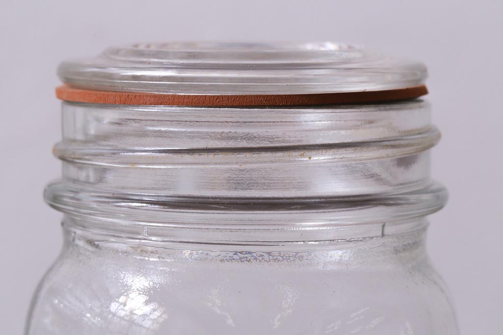 アンティーク雑貨　イギリスアンティーク　KILNER JAR(キルナー・ジャー)　レトロな風合いがお洒落なガラス瓶2個セット