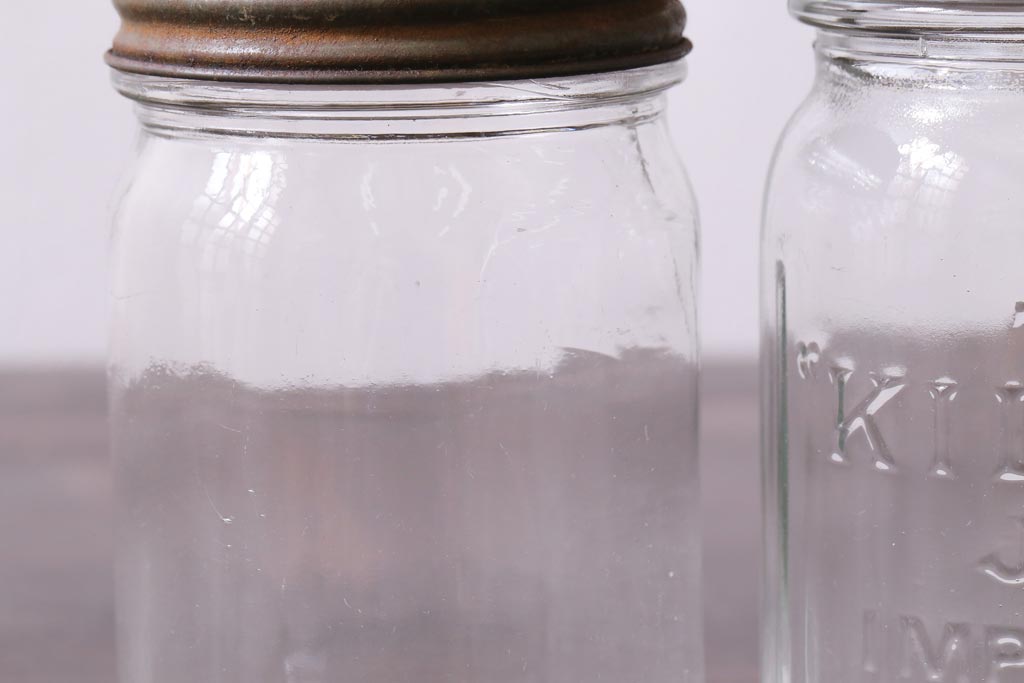 アンティーク雑貨　イギリスアンティーク　KILNER JAR(キルナー・ジャー)　レトロな風合いがお洒落なガラス瓶2個セット