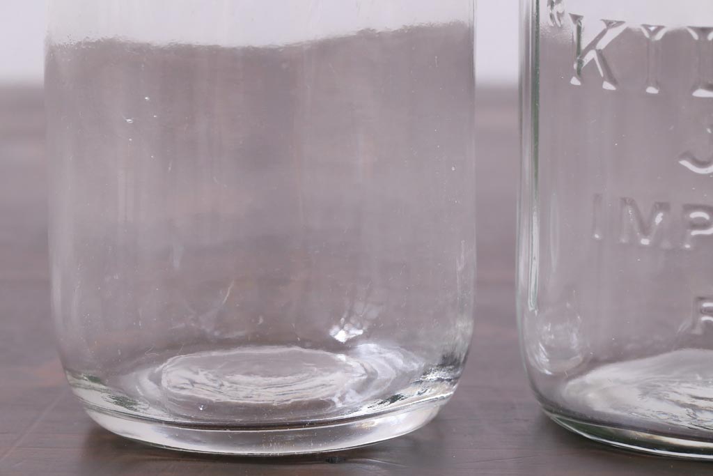 アンティーク雑貨　イギリスアンティーク　KILNER JAR(キルナー・ジャー)　レトロな風合いがお洒落なガラス瓶2個セット